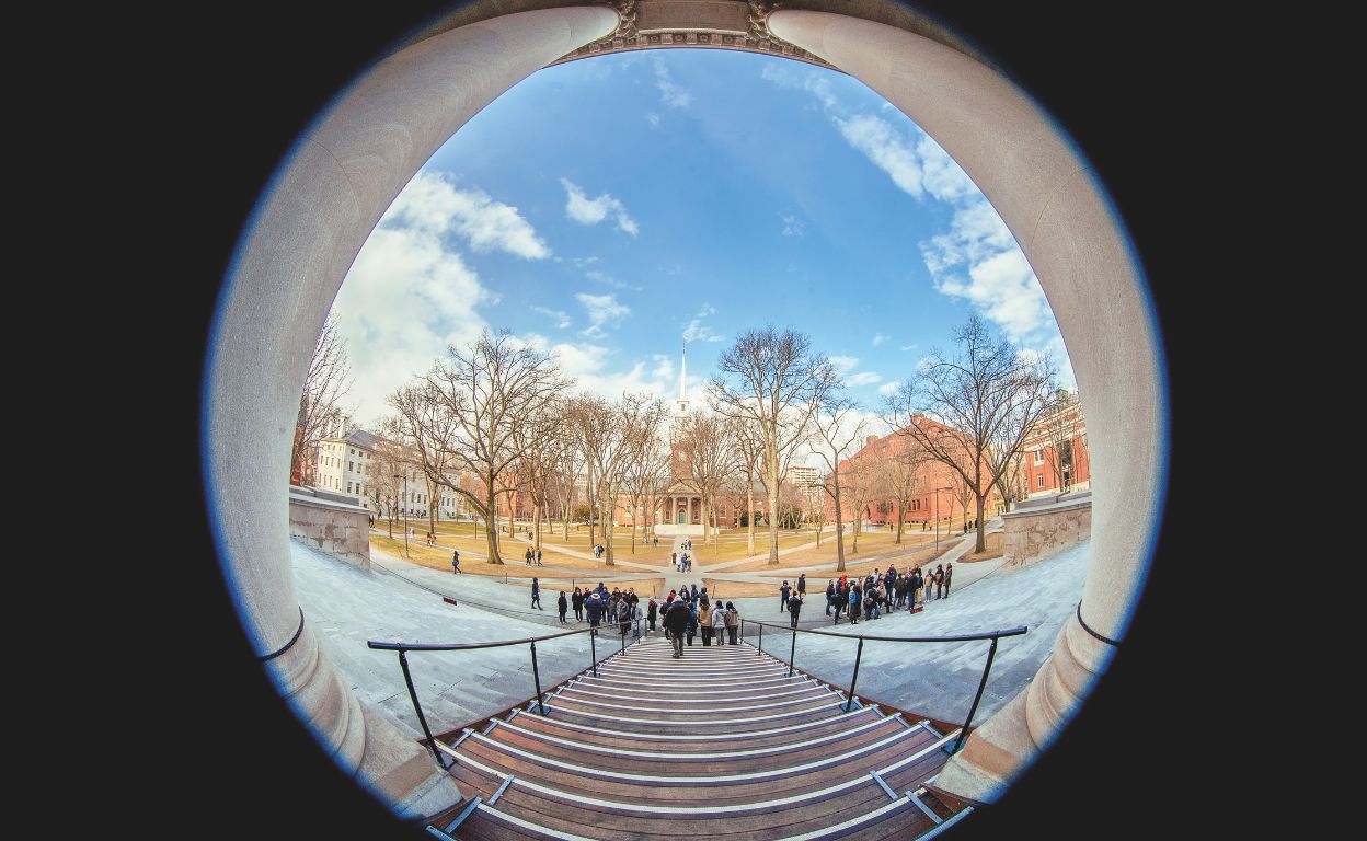 Harvard, la universidad de los 161 premios Nobel, en el ojo del huracán